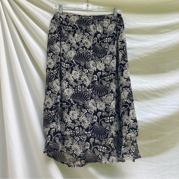 NTCO Nomadic Traders black and gray floral skirt, size medium - Picture 7 of 8